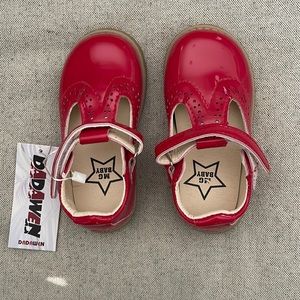 Red patent Mary Jane shoes for toddler girl